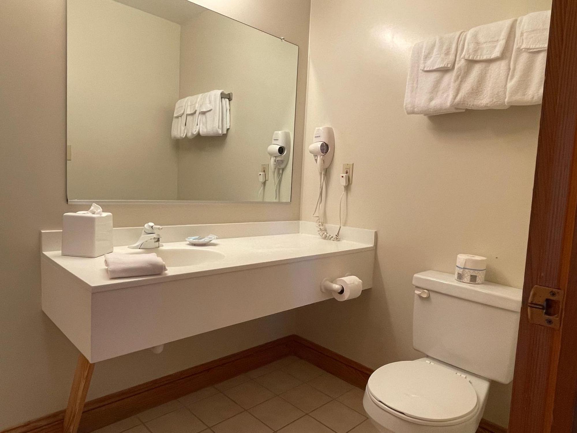 Pony Island Inn Ocracoke Room photo